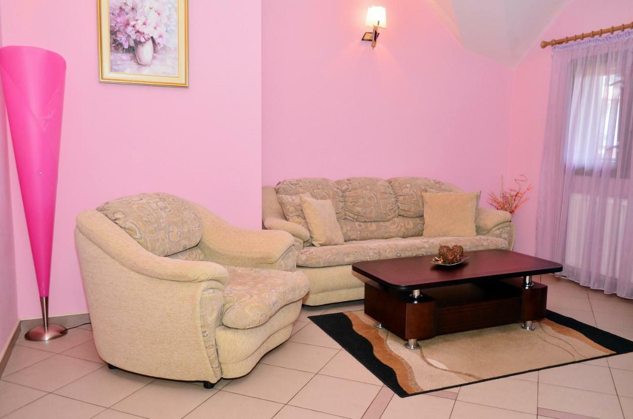 Family Hotel Maraya Arbanasi Esterno foto