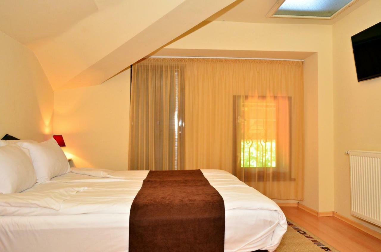 Family Hotel Maraya Arbanasi Esterno foto